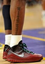Las nuevas zapatillas y tatuaje de Kobe Bryant - 